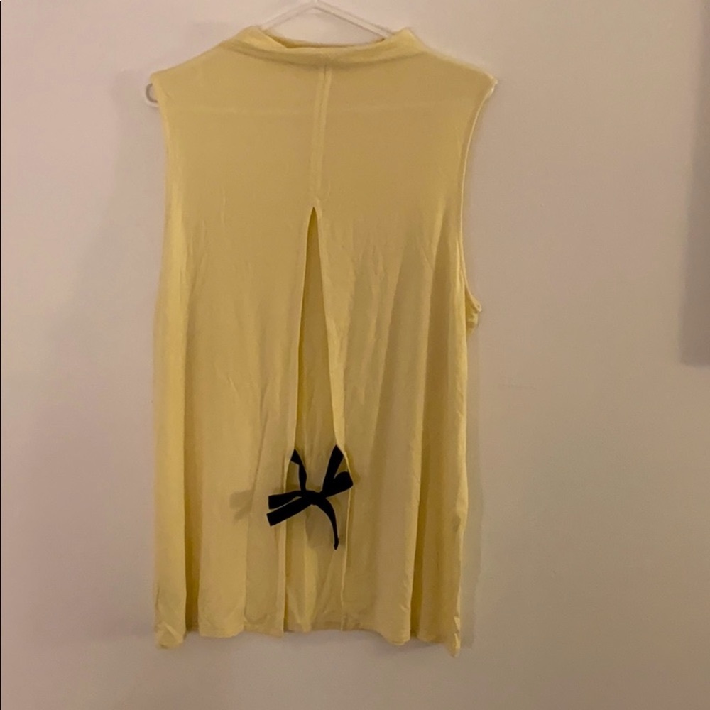 💛 Babaton Mock Neck Top 💛